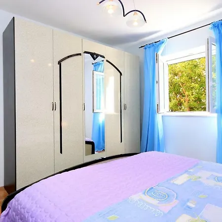 Gradina 9273b דירה