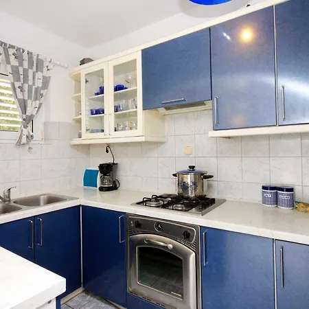 Gradina 9273b דירה וולה לוקה